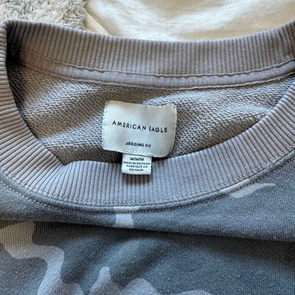 American Eagle Outfitters Gray camo Crewneck Sweater - Picture 3 of 3